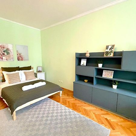 Bohemian Bright & Calm 2Br - Top Center - Private Balcony Sofia Exterior photo